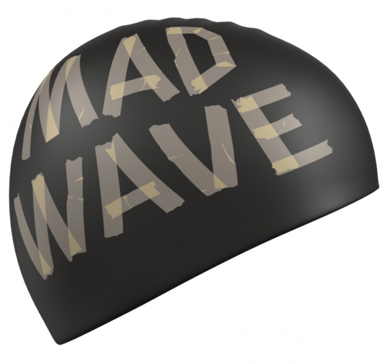 Шапочка «TAPE» с логотипом MAD WAWE в технике тейпирования как бы намекает, что плавание благоприятно влияет не только на физическое здоровье, но и голове помогает чувствовать себя лучше.