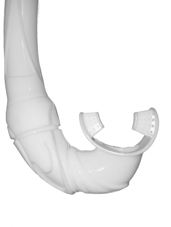 Благодаря тонким и мягким краям загубника, трубка без усилия удерживается губами, не напрягая мускулатуру лица.