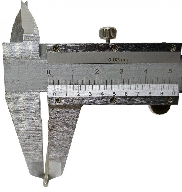 Диаметр примерно 2.4мм.