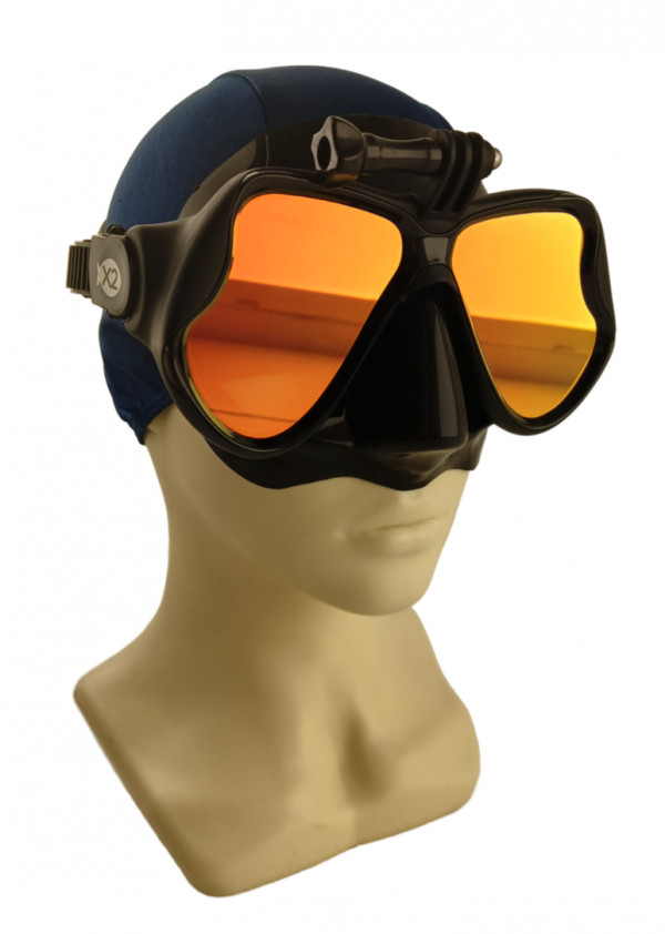 Регулирование ремешка осуществляется в весьма широком диапазоне, маска подходит под большинство типов лиц и герметично прилегает благодаря мягкому обтюратору.