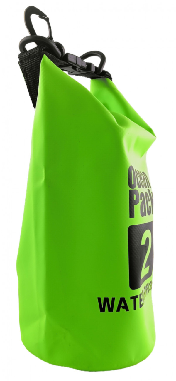 ПВХ с полиуретановым покрытием устойчив к истиранию и проколам, не теряет эластичность при низких температурах, защищен от выцветания под УФ‑излучением.