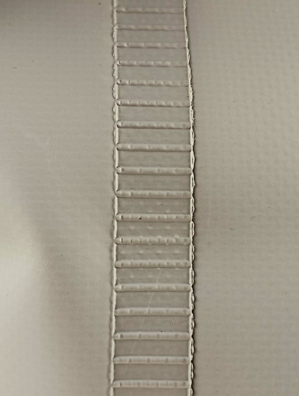 Швы соединены методом термопрессовки для особой герметичности и прочности.