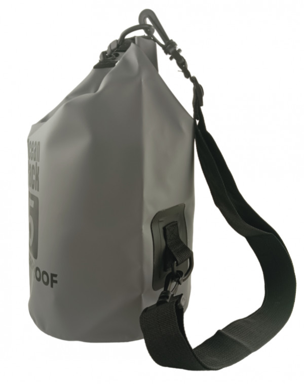 ПВХ с полиуретановым покрытием устойчив к истиранию и проколам, не теряет эластичность при низких температурах, защищен от выцветания под УФ излучением.