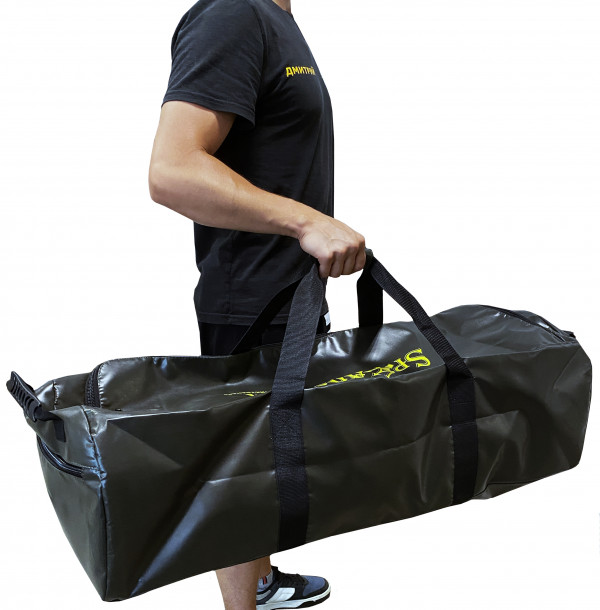 Удобные ухватистые ручки для переноски сумки. Размер около 95х35х30см.