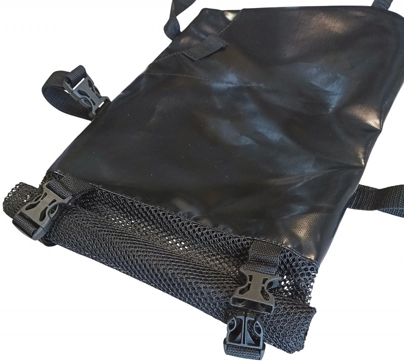 Сетчатый подворачиваемый нижний край, фиксируемый двумя пластиковыми застежками, может как уменьшать, так и увеличивать объем сумки.