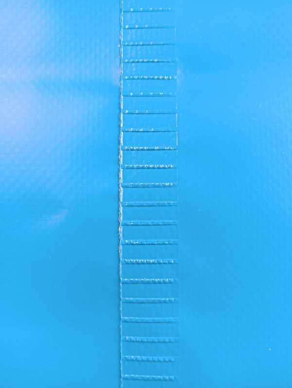 Швы соединены методом термопрессовки для особой герметичности и прочности.