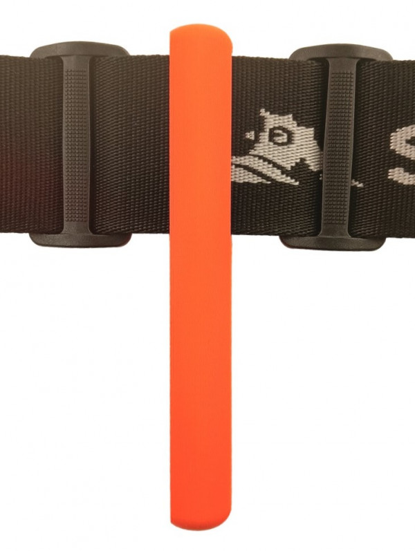 Профессиональный пластиковый держатель длинного шланга регулятора (2 - 2.15 метра) на животе, чтобы аквалангист выглядел опрятно и этим шлангом ни за что не цеплялся. Незаменимый и такой долгожданный аксессуар в техническом и продвинутом рекреационном дайвинге.