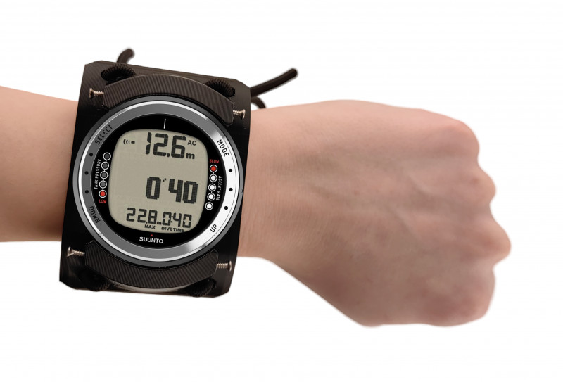 Держатель с резинками - надежная замена штатному ремешку, проверенная многими дайверами.