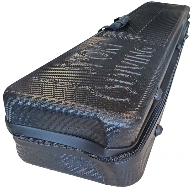 Небольшой дефект в виде замятия на одном торце чехла никак не влияет на общую жесткость изделия.