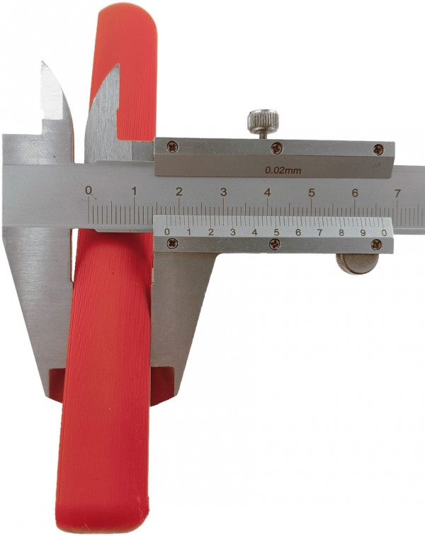 Диаметр палочки по срезанной стороне - приблизительно 1.7см.