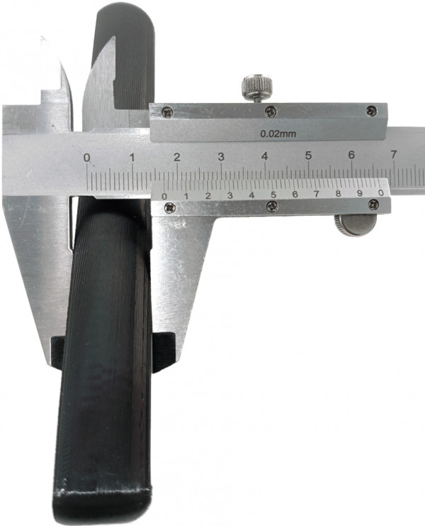 Диаметр палочки по срезанной стороне - приблизительно 1.7см.