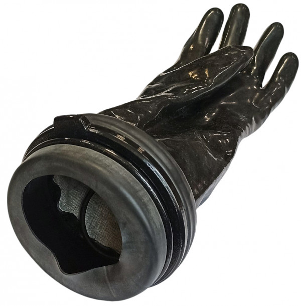 Немного похабно выполнены прижимные резинки (из автомобильной камеры), что не сказывается на функционале и работоспособности системы. Важно! При сушке перчаток вместе с кольцами на очень горячем источнике тепла, кольца может повести.