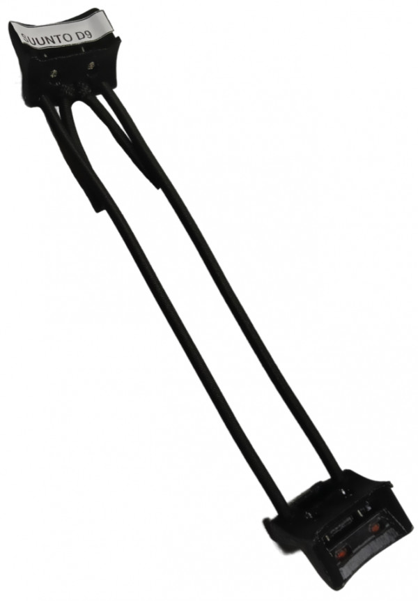 Профессиональный качественный держатель с резинками подводного компьютера SUUNTO D9 на руке аквалангиста.