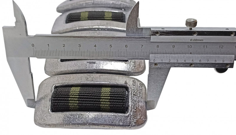 Длина свинцового груза - около 7.8см.