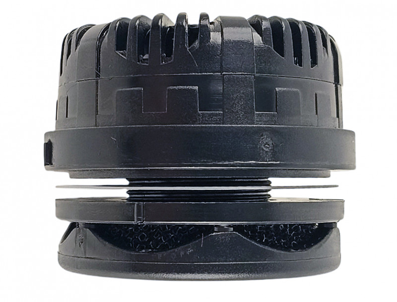 Две части клапана скручиваются между собой через материал сухого костюма в специальное отверстие в районе плеча.