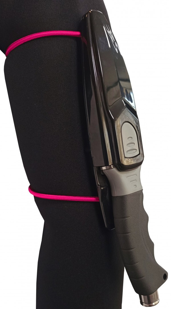 Ремешки-резинки обладают хорошей эластичностью, благодаря этому, они проще снимаются и надеваются, а также легко двигаются по руке или ноге ныряльщика.