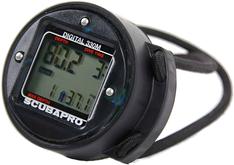 Держатель с резинками - удобная, надежная и правильная замена штатному ремешку прибора. Позволяет быстро снимать и надевать прибор независимо от толщины костюма и мобильности ваших пальцев в перчатках.