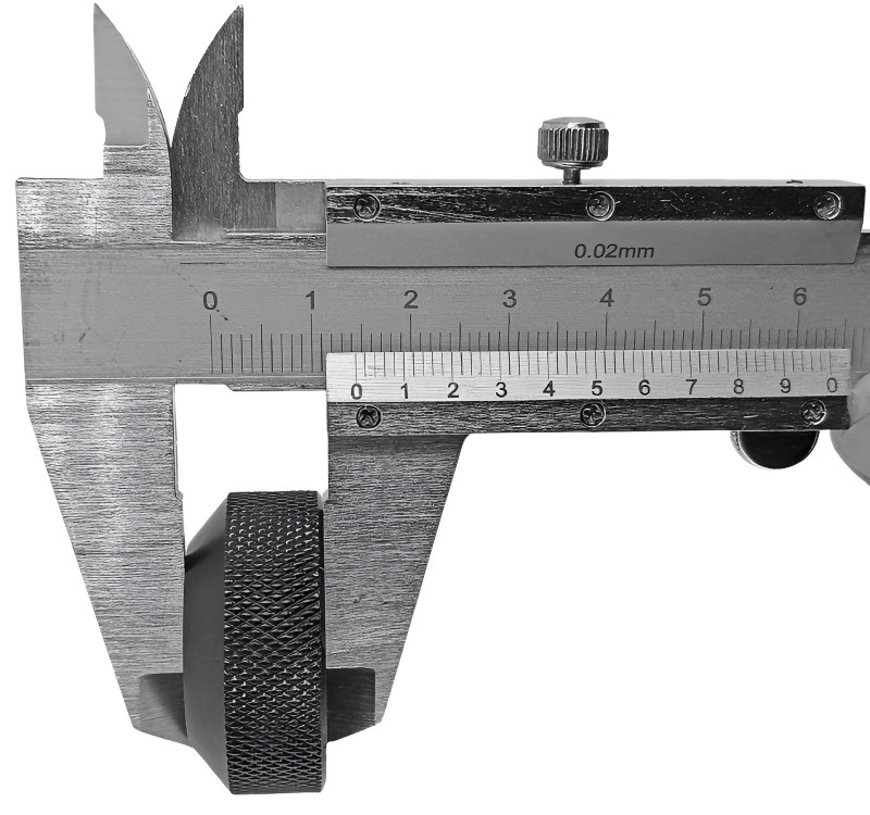 Высота гайки - чуть более 1.4см.