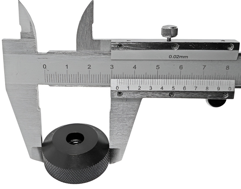 Диаметр гайки - около 3.2см.