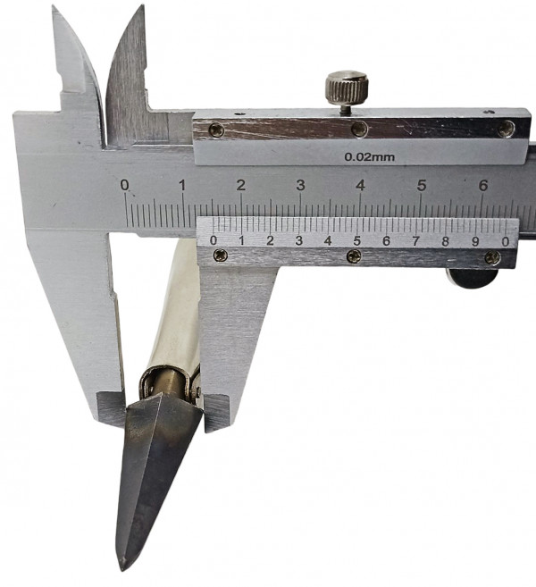Максимальная ширина головы - 1.5см.