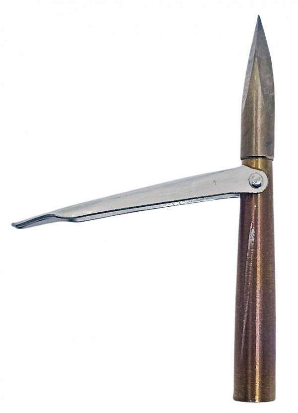 Максимальный угол раскрытия лепестков - почти 90 градусов для лучшего удержания трофейной добычи.