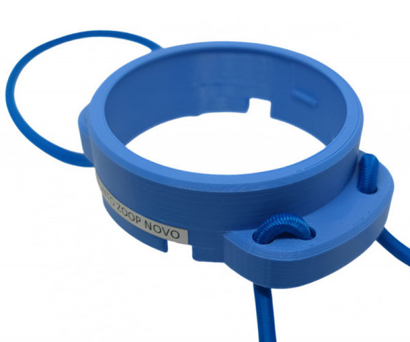 Профессиональный и очень удобный держатель подводного компьютера SUUNTO ZOOP NOVO на руку с резинками.