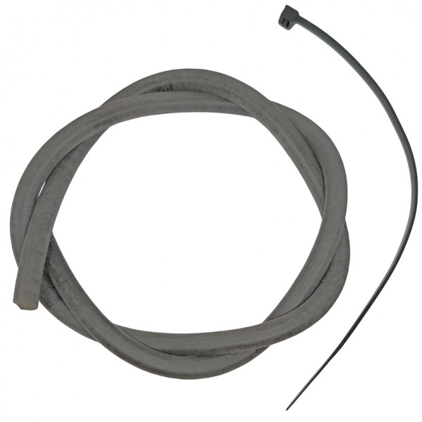 В комплект выходит резинка и хомут. Все легко поместится в карман гидрокостюма, бокс для мелочей или даже в ладонь.