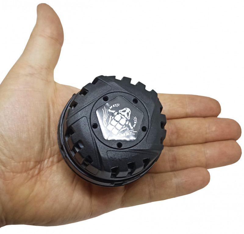 Благодаря широкой мембране, производительность клапана в несколько раз больше, чем у стандартных моделей. Российская компания «FROGMAN» сделала эти клапаны одним из штатных вариантов при заказе их гидрокостюма.