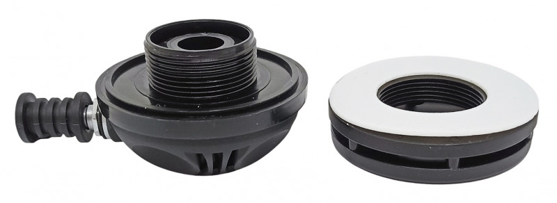 Скручиваются по резьбе через специальное отверстие в районе груди на вашем любимом гидрокостюме.