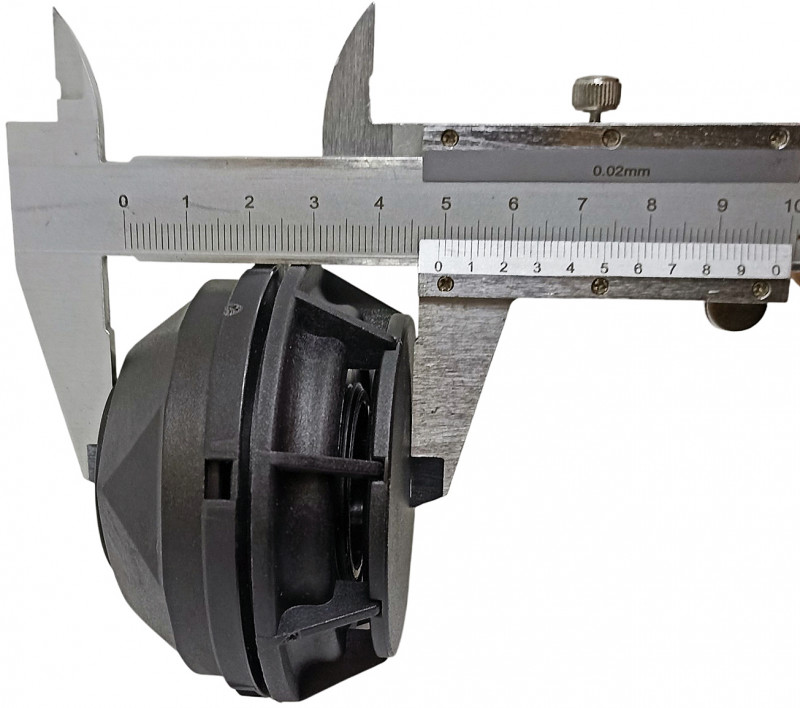 Высота клапана в сбое - около 4.9см, без учета материала самого костюма.