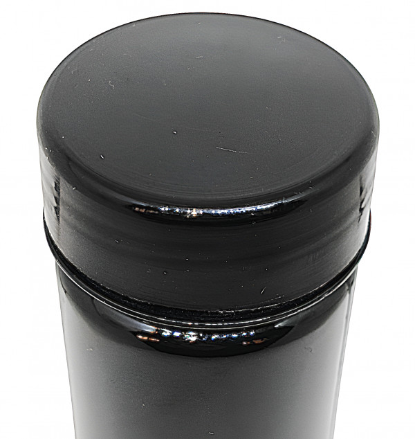 Небольшой удобный флакон легко поместится в сумку со снаряжением и всегда будет под рукой именно тогда, когда нужен.