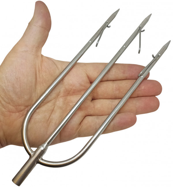 Размер трезубца - 25х8см, диаметр прутьев - 6мм.