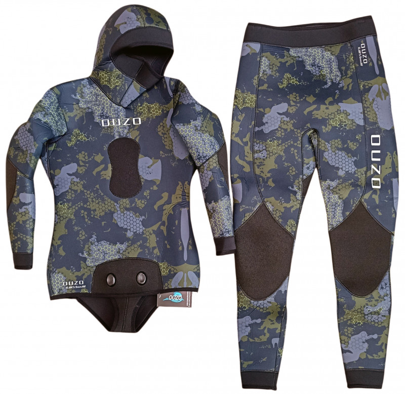 Бывший в употреблении гидрокостюм 5мм для подводной охоты, сноркелинга, дайвинга, плавания и других активностей на воде, состояние отличное (в воде не был).