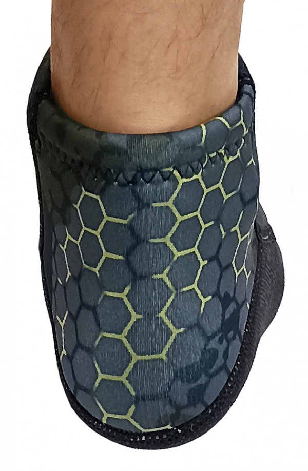 Укороченные носки обеспечивают теплоизоляцию, защиту от механических повреждений, подходят для теплой воды и не сжимают голеностоп.