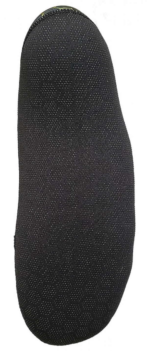 Подошвенная часть носка усилена прорезиненным покрытием.