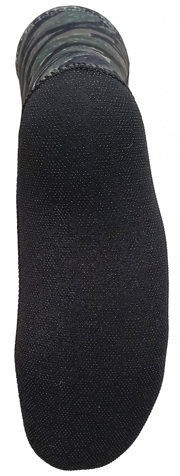 Подошвенная часть носка усилена прорезиненным покрытием.