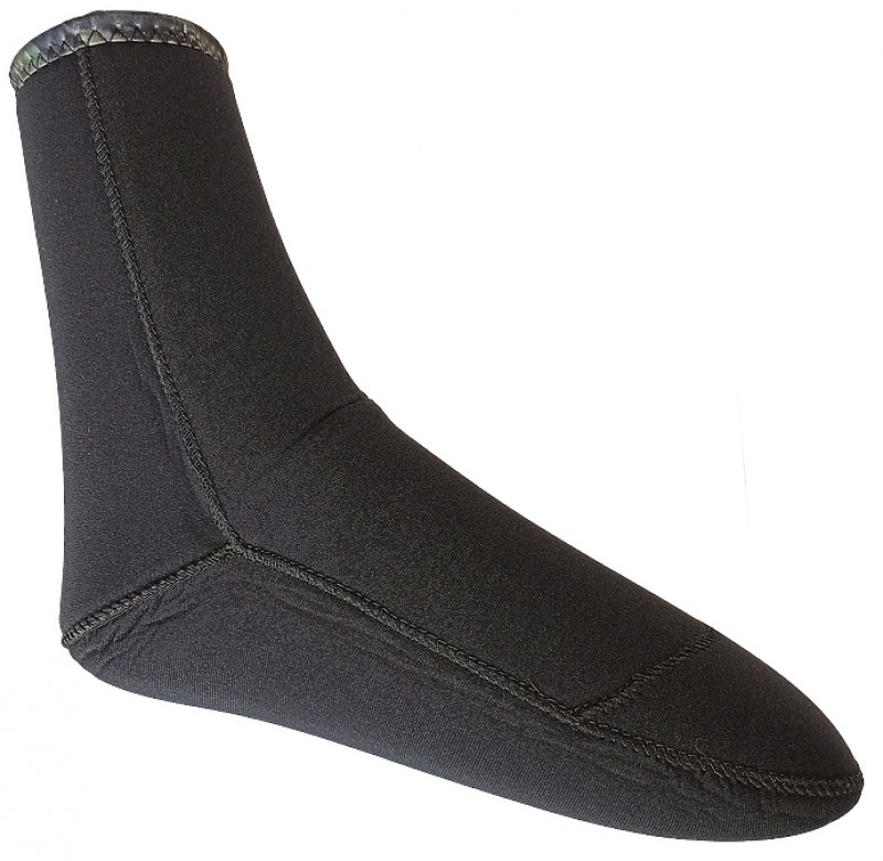 Носок с двух сторон дублирован нейлоном для прочности и комфорта при длительной ходьбе по берегу, внутренние швы качественно проклеены.