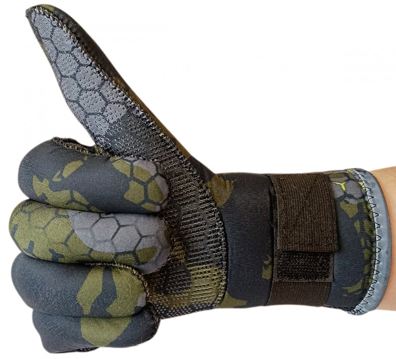 Выкройка перчаток создавалась с учетом анатомических особенностей строения правой и левой рук.