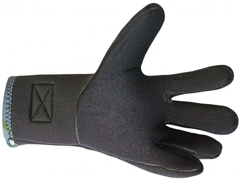 Изнутри перчатки полностью отделаны нейлоном.