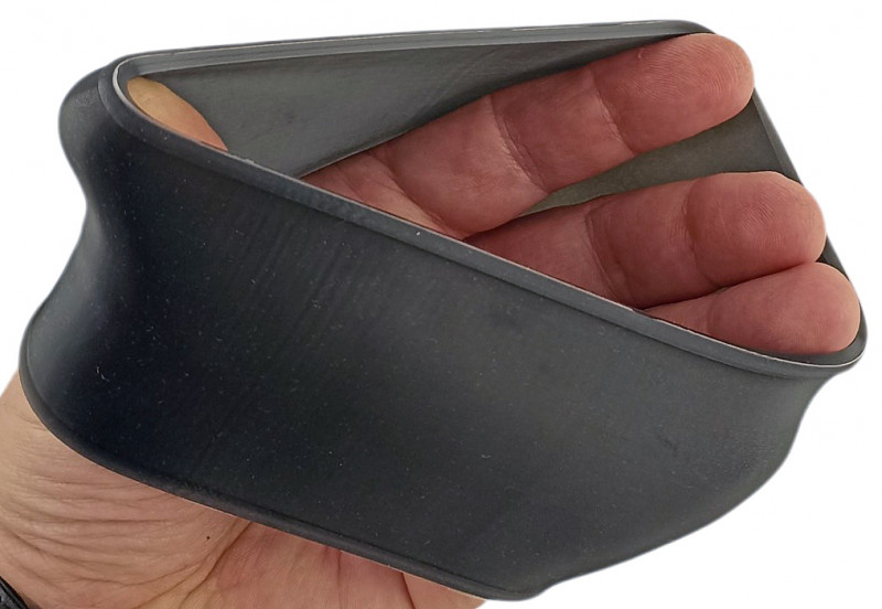 Манжета с высокой эластичностью обеспечивает комфорт и плотное прилегание к коже, предотвращая попадание воды. Кроме того, отсутствие аллергических реакций при использовании силиконовых обтюраторов делает их подходящими для широкой аудитории пользователей.