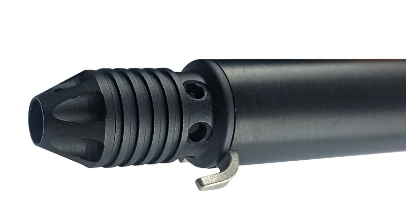 Надежный нержавеющий ствол диаметром 11мм и стенкой ствола всего 0.5мм, благодаря чему ружье остается легким и имеет положительную плавучесть.