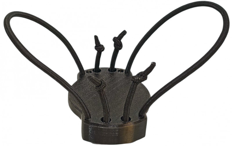 Длина резинок быстро и легко регулируется - просто потяните за торчащие свободные концы, и держатель с прибором прижмется к руке плотнее.