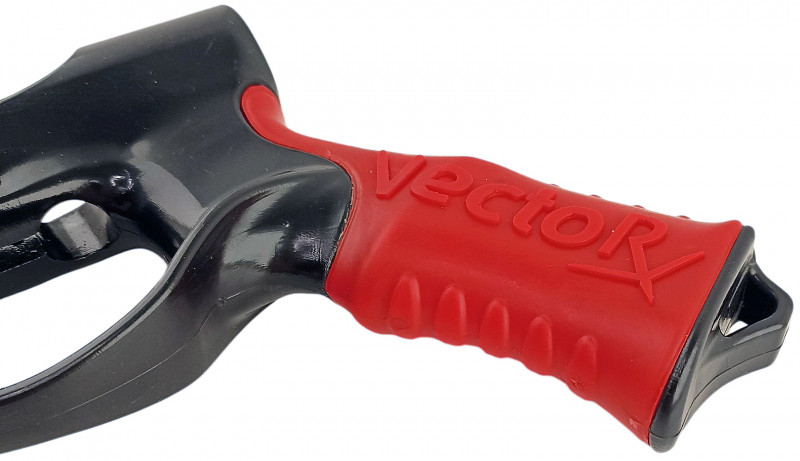 Рельефные выступы на антискользящей накладке для надежного удержания ружья в руке.