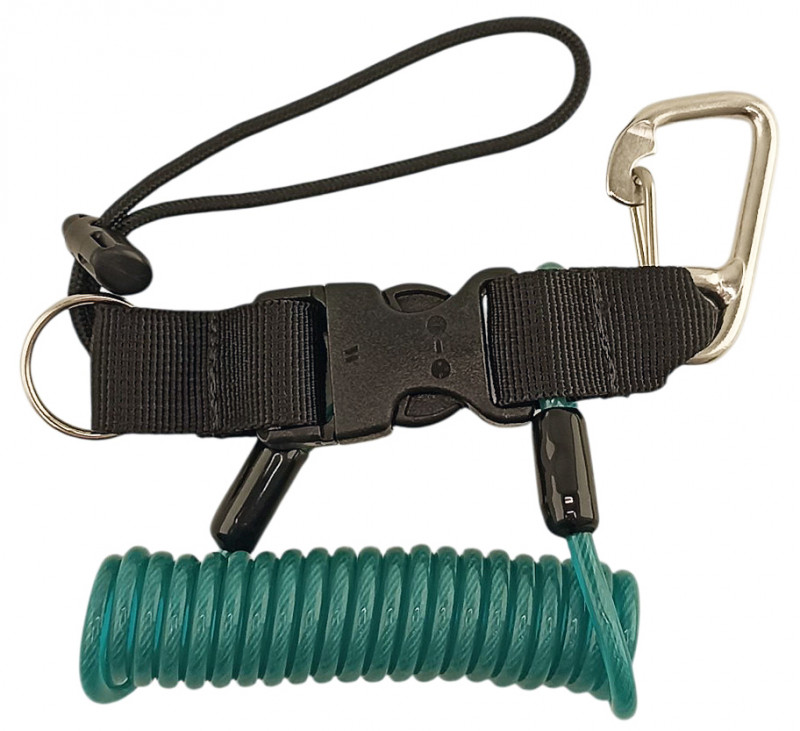 Пружинный ретрактор на основе стального тросика с металлическим карабином и защелкой «фастекс» - отличное решение для подвеса к жилету или поясу нужных аксессуаров, а также для крепления дайверского крюка, на Мальдивах, например.