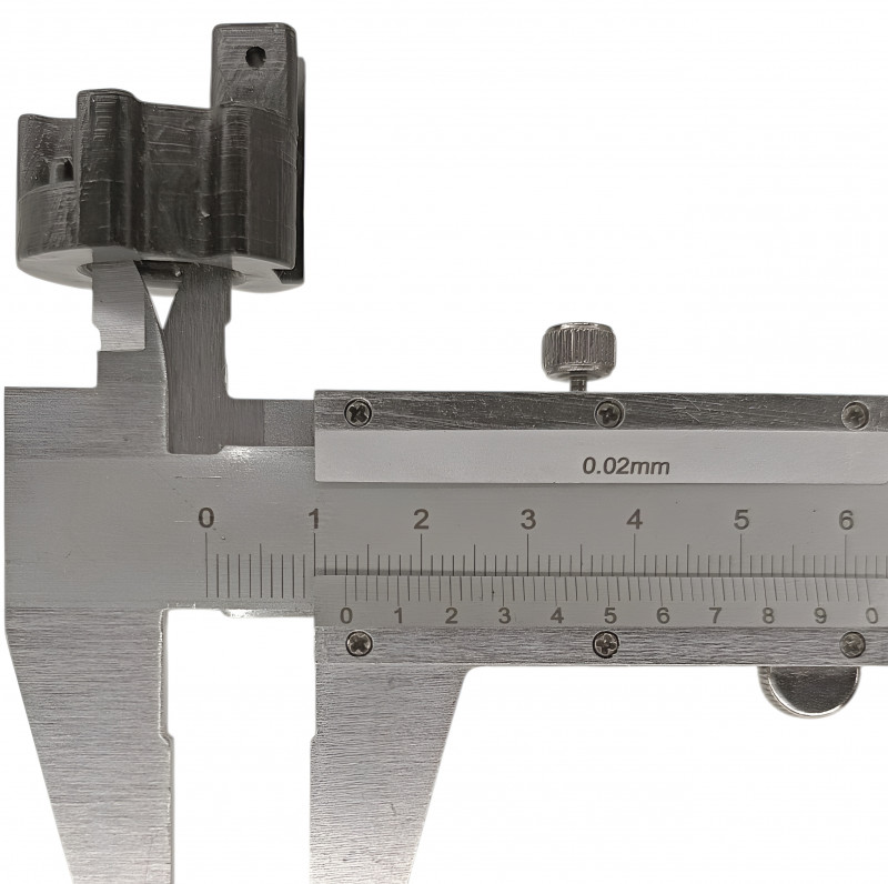 Внутренний диаметр - около 13мм.