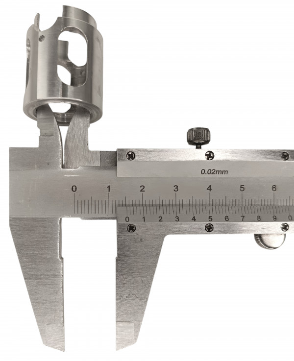 Внутренний диаметр - около 15мм.