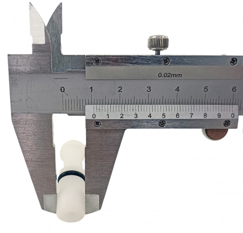 Диаметр поршня - около 1.1см.