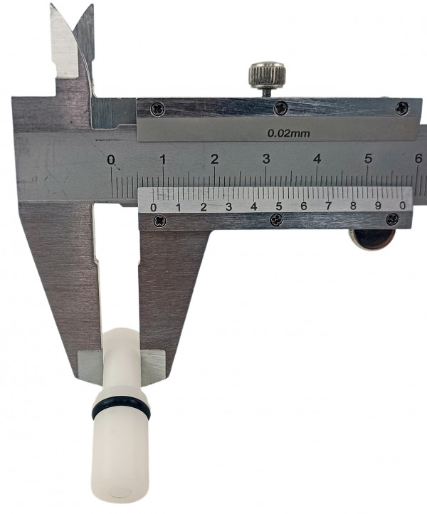 Диаметр поршня в самой узкой части - около 8мм.