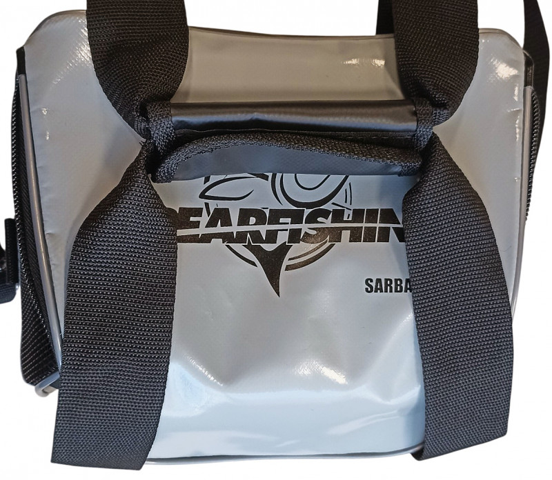 Широкая накладка, объединяющая 2 ручки в одну.