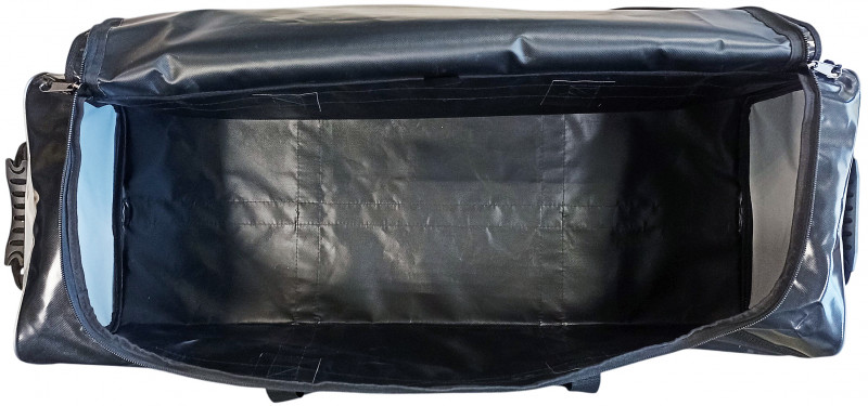 Крыша сумки полностью откидывается на одну сторону, давая отличный доступ к содержимому.